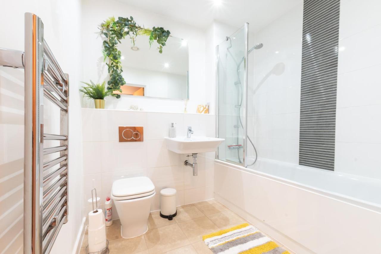 Amber Apartment Oasis - Your Gateway To Southampton'S Vibrant Heart, Port, Shopping Eksteriør billede