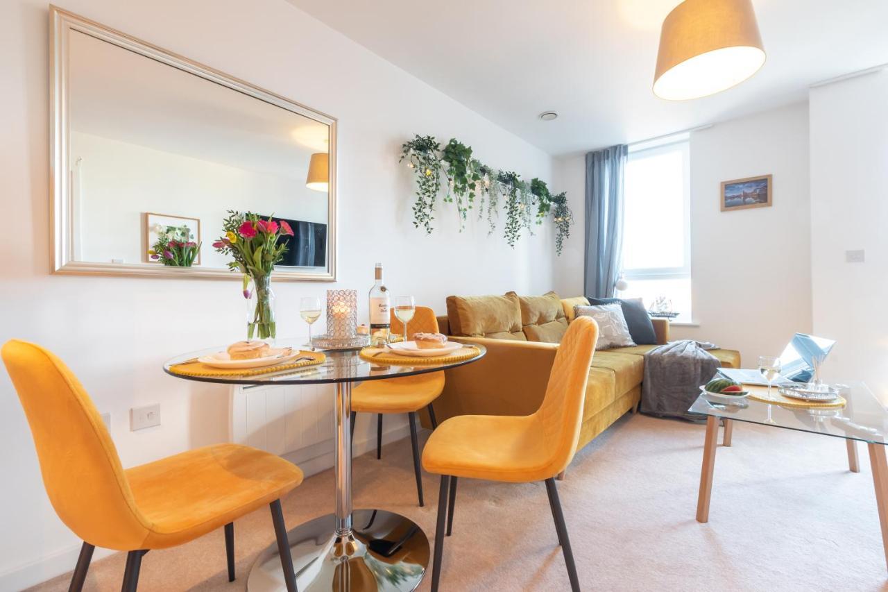 Amber Apartment Oasis - Your Gateway To Southampton'S Vibrant Heart, Port, Shopping Eksteriør billede