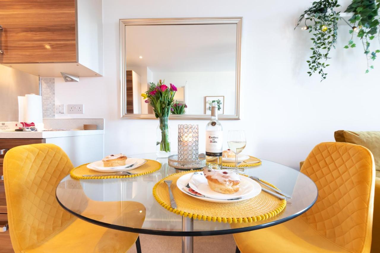 Amber Apartment Oasis - Your Gateway To Southampton'S Vibrant Heart, Port, Shopping Eksteriør billede