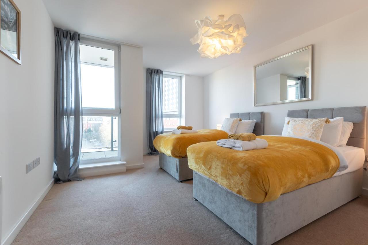 Amber Apartment Oasis - Your Gateway To Southampton'S Vibrant Heart, Port, Shopping Eksteriør billede